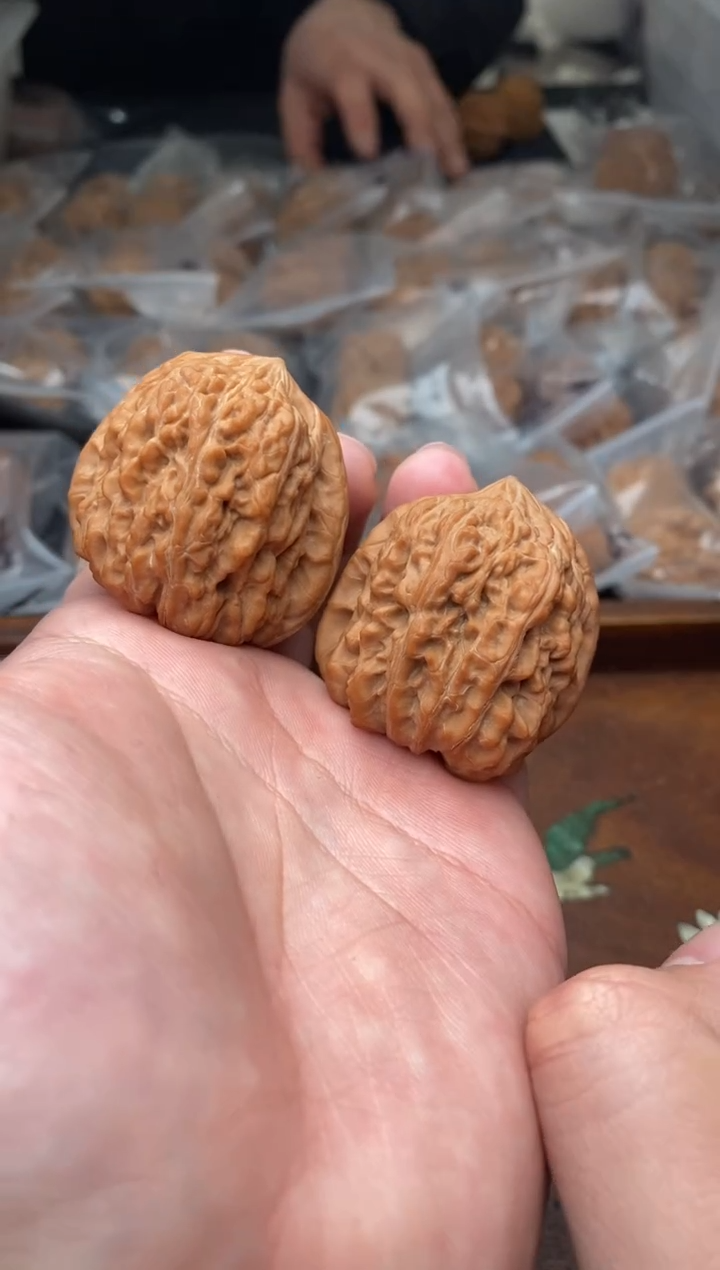 【闪购商品】文玩核桃把件G21号39尺凹底