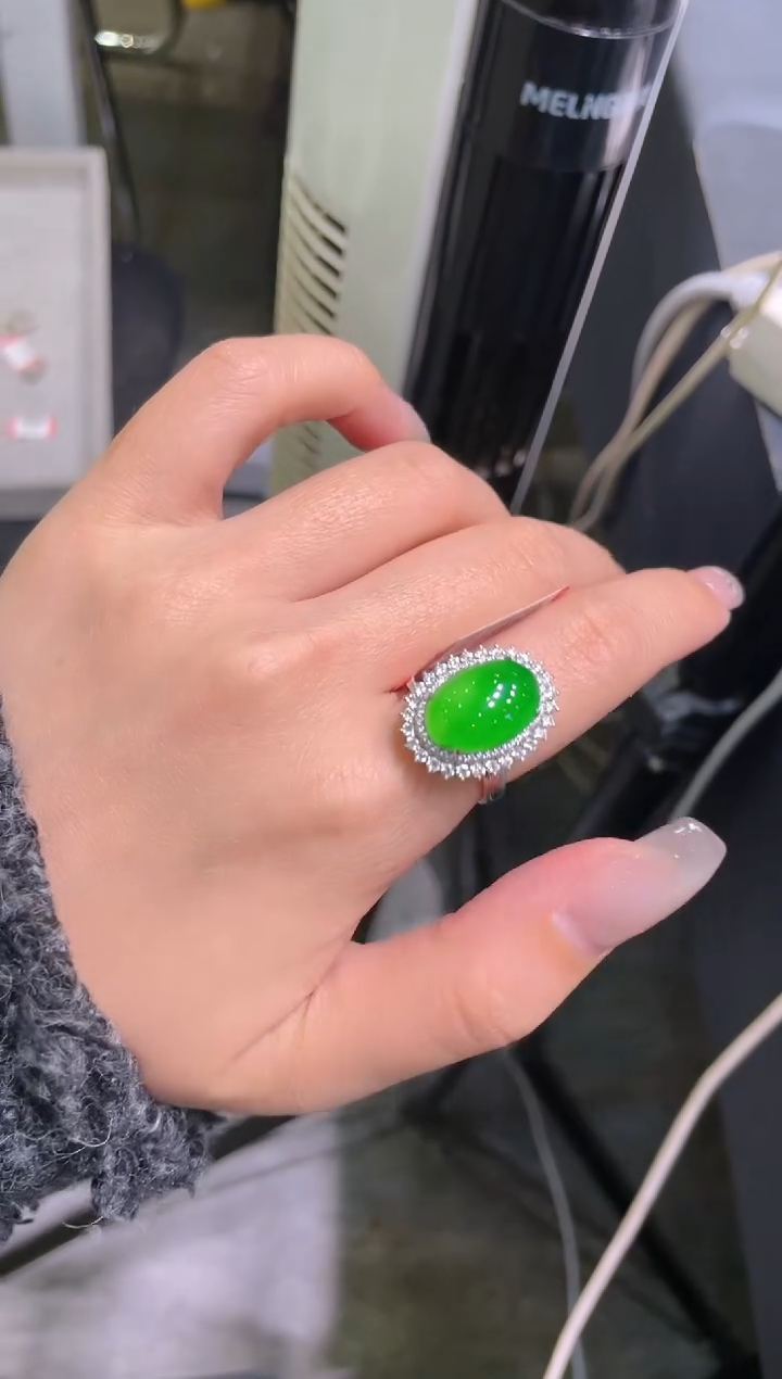 【闪购商品】翡翠吊坠(赠链)18K金镶嵌A30