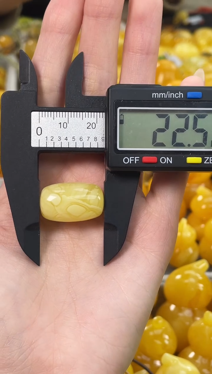 裸石琥珀未镶嵌J38