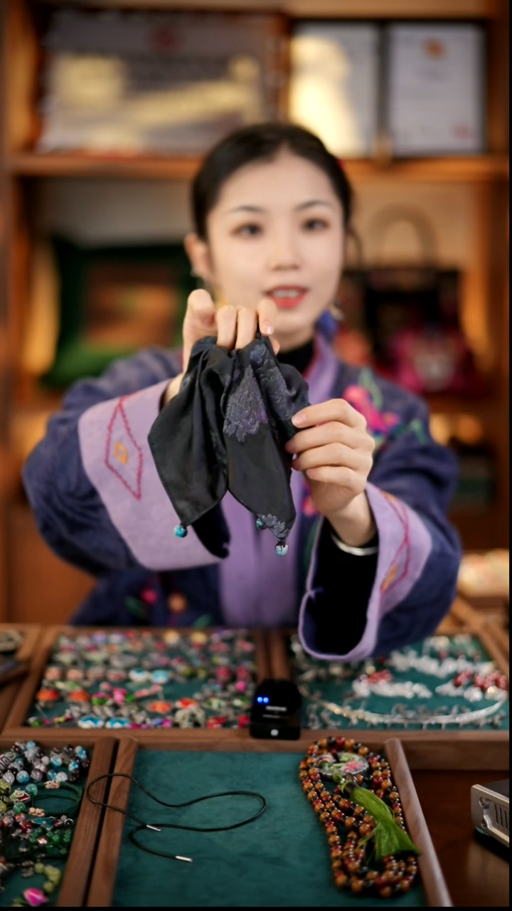刺绣私人定制苗族手工S948