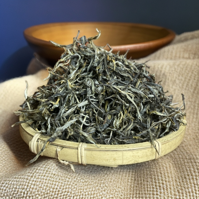 2023年  头春头采 小荒田顶大古树混采 晒青绿茶散茶