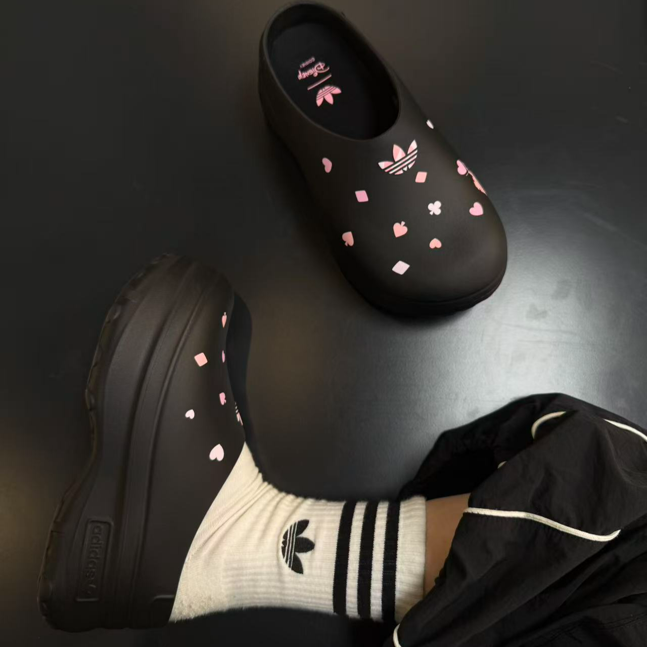 adidas三叶草ADIFOM迪士尼柴郡猫联名款运动穆勒鞋厨师鞋KH5901