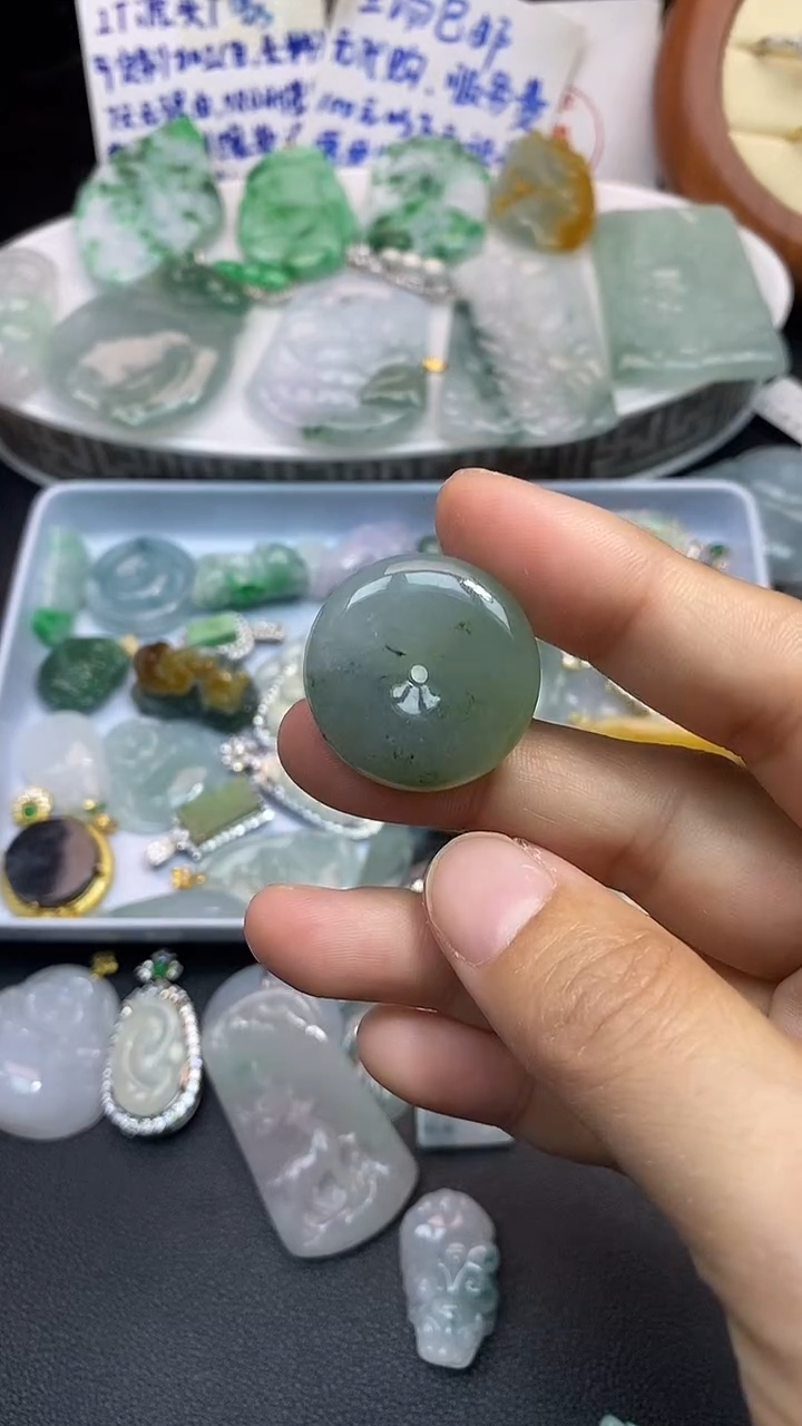 颈饰未镶嵌翡翠雯*吊坠