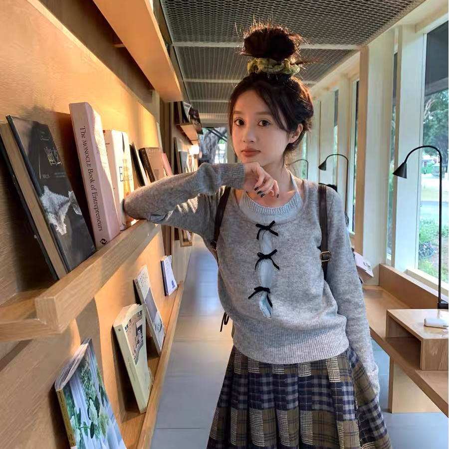 小心机蝴蝶结撞色拼接假两件设计感甜美挂脖显瘦针织衫上衣女