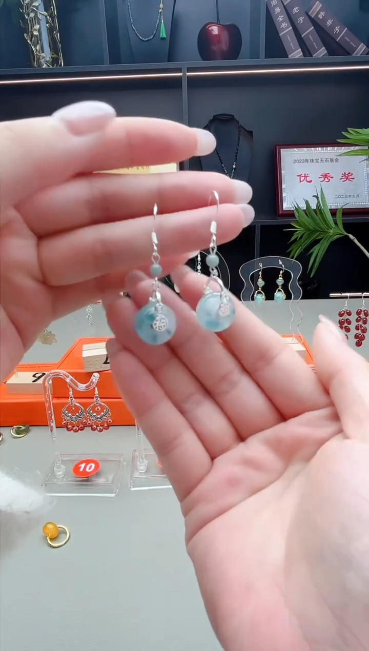 未镶嵌石英质玉（天山翠）耳钉721