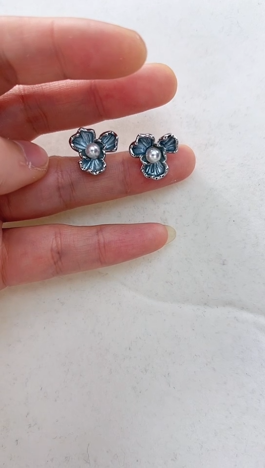 【闪购商品】淡水珍珠耳饰合金银色三珠