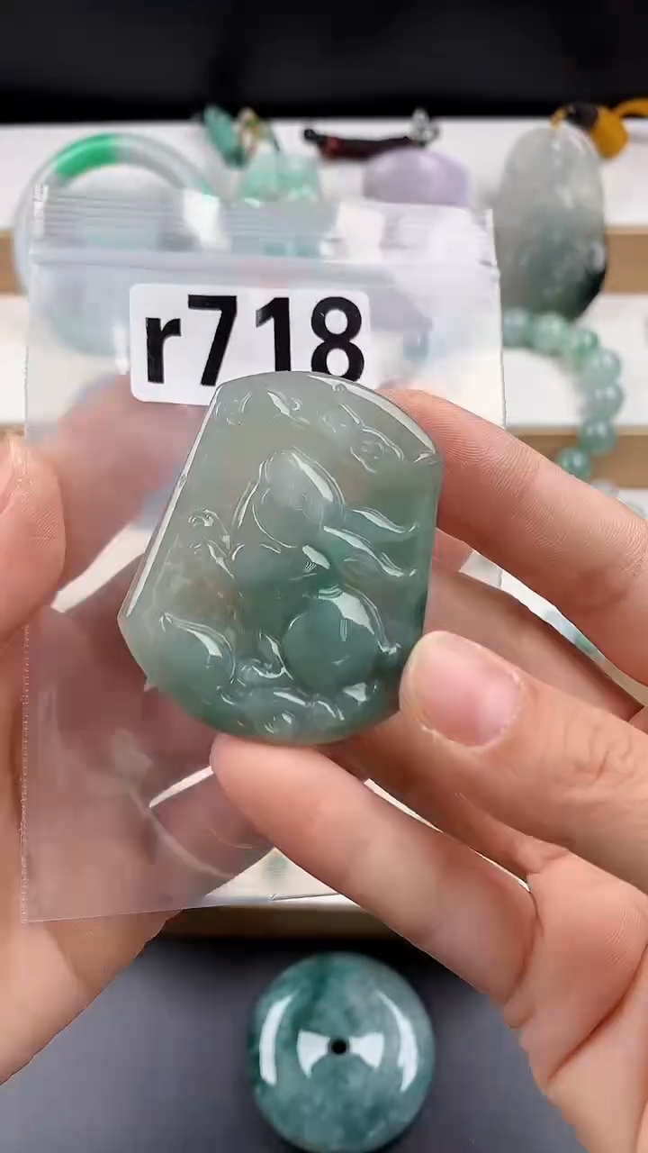 颈饰未镶嵌翡翠天然翡翠吊坠挂件