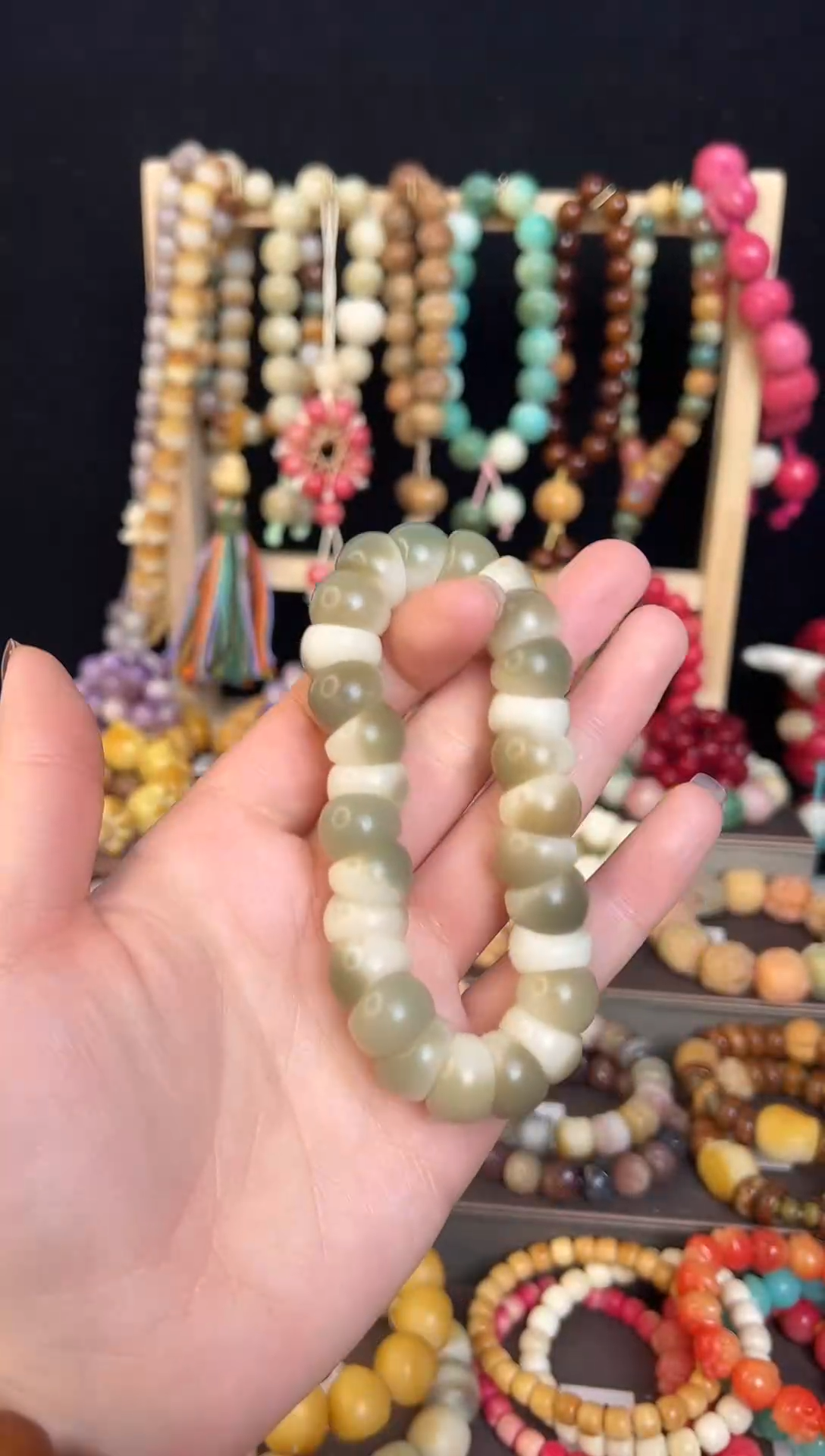 绿色 蒜瓣肠 菩提手串