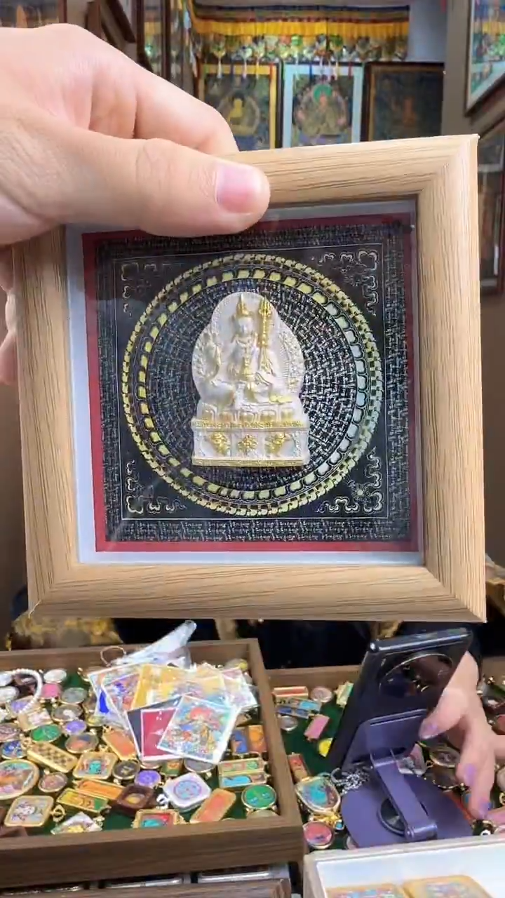 吊坠万有莲师香灰摆台