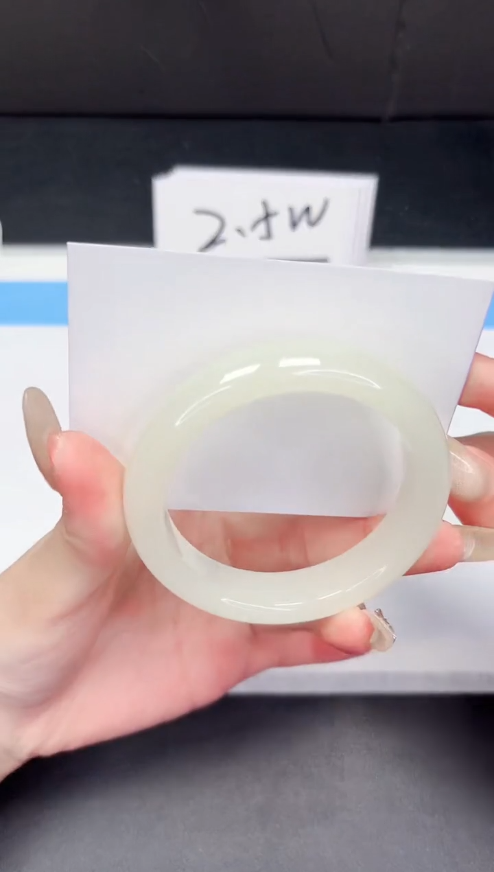 【闪购商品】石英质玉手镯未镶嵌209-56.7