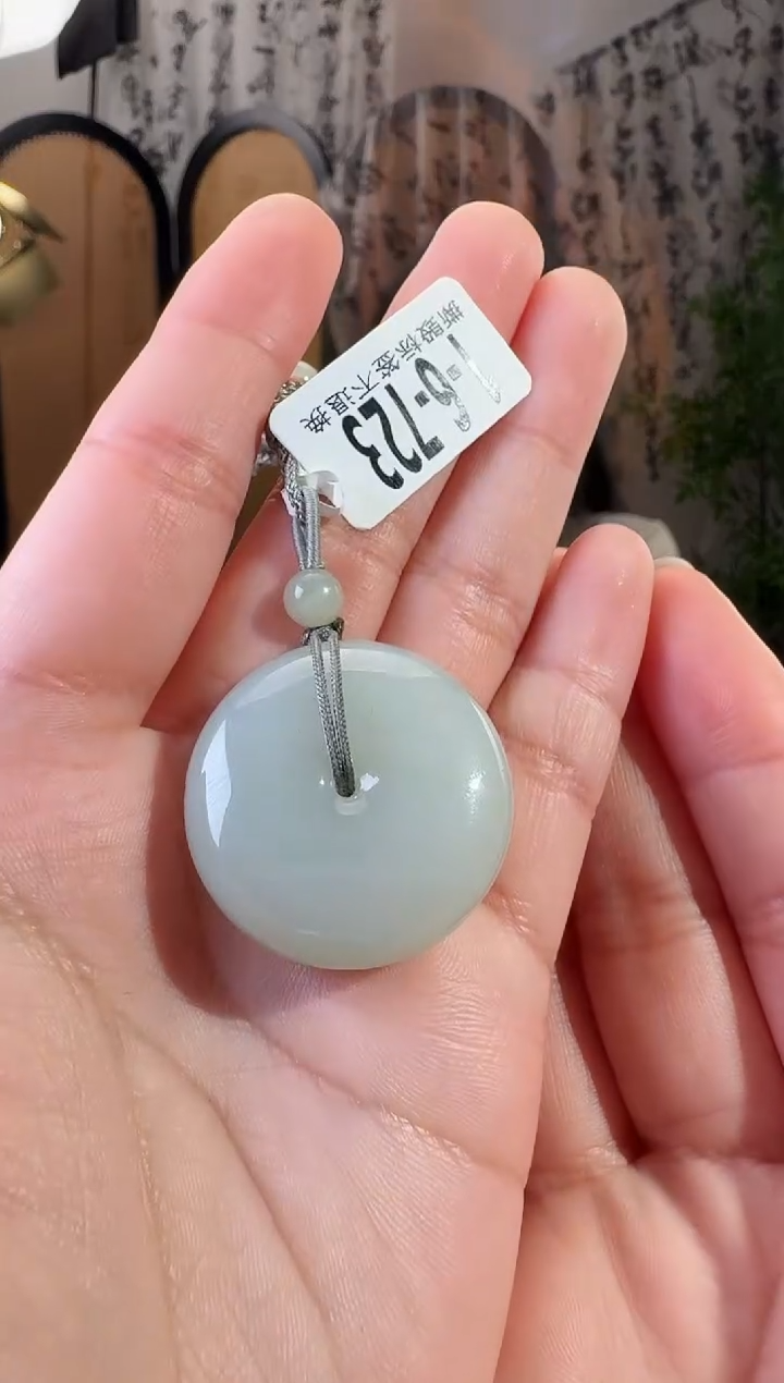 和田玉未镶嵌颈饰扣 723 带包容