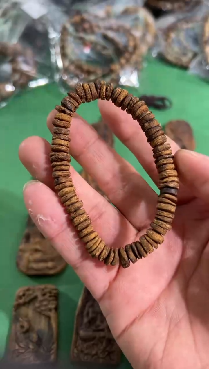 【闪购商品】沉香手串104号红土料5克多样性发一