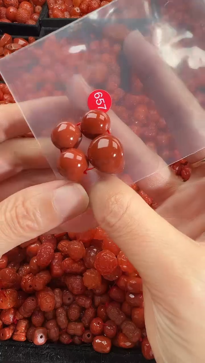 颈饰未镶嵌南红玛瑙1