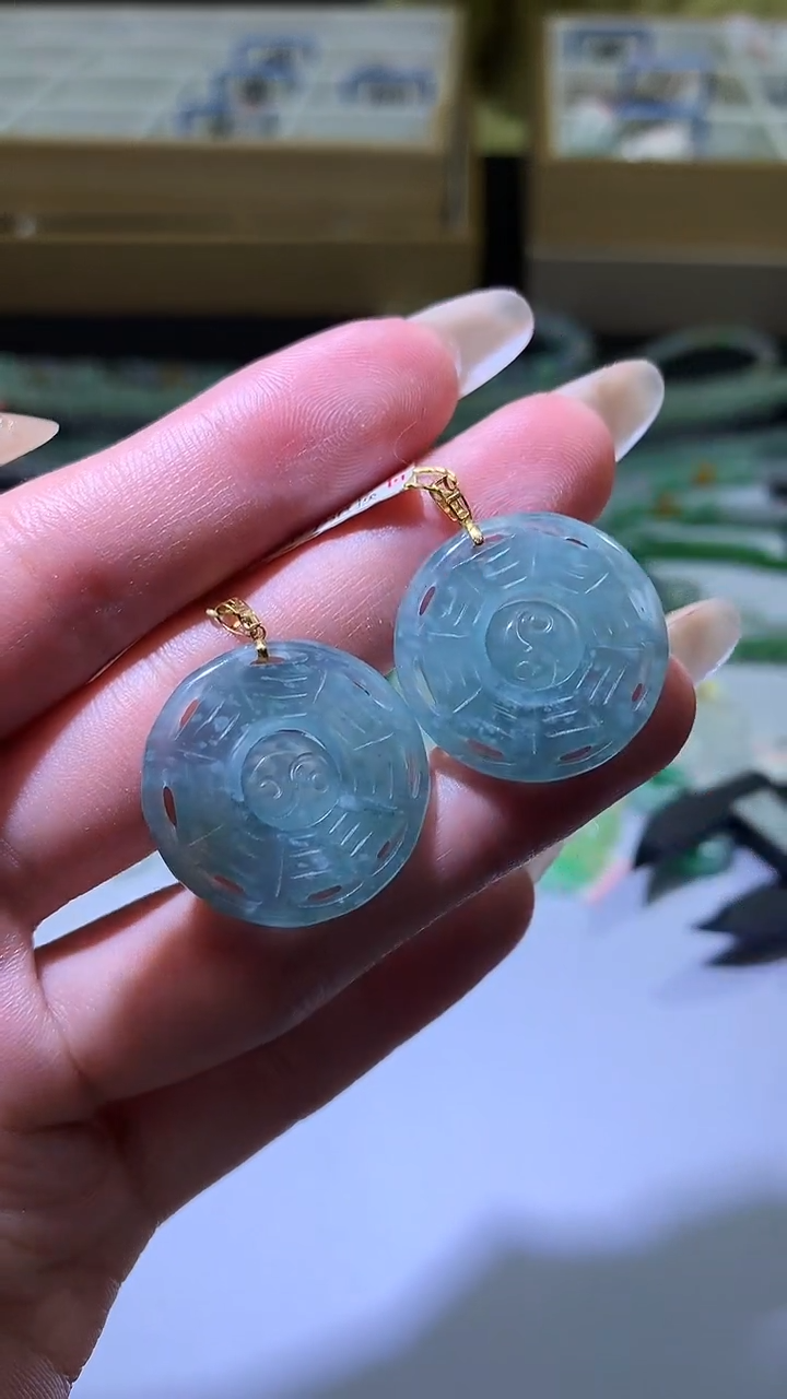 颈饰18K金镶嵌翡翠MXX025944