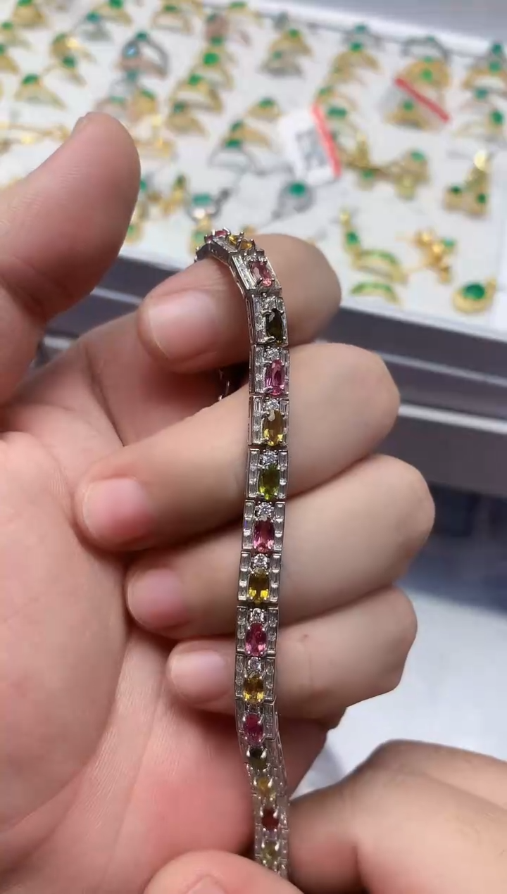 【闪购商品】碧玺手链银S925镶嵌........