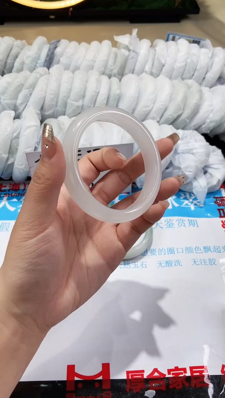 【闪购商品】石英质玉手镯未镶嵌151-60..2