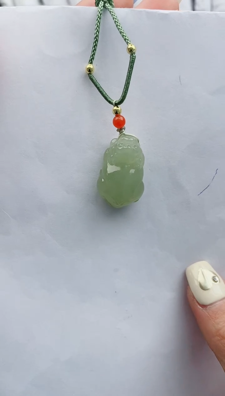 【闪购商品】和田玉吊坠(赠链)未镶嵌555微色差T