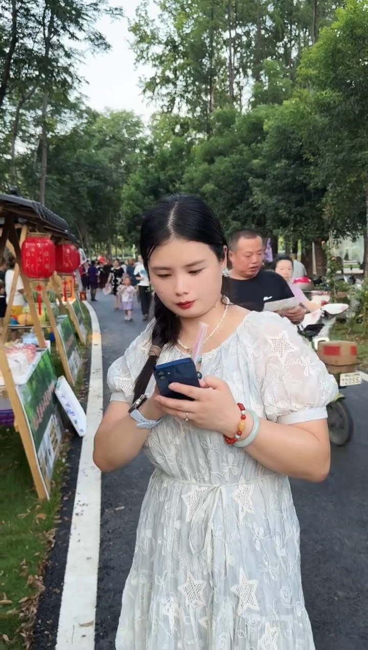 福利整刀百张连号  保真 不挑号 01 蓝精灵