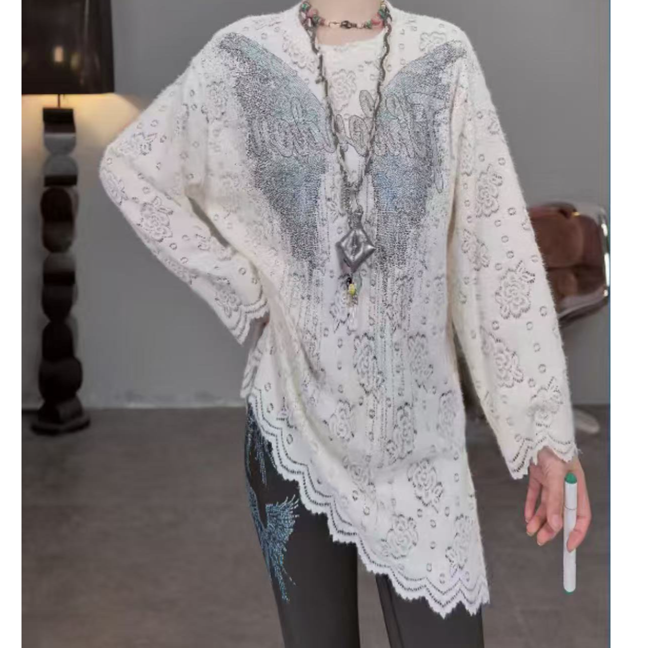 TCH【时尚百搭】冬款时尚烫钻米色休闲风女装打底衫T75D02E1027