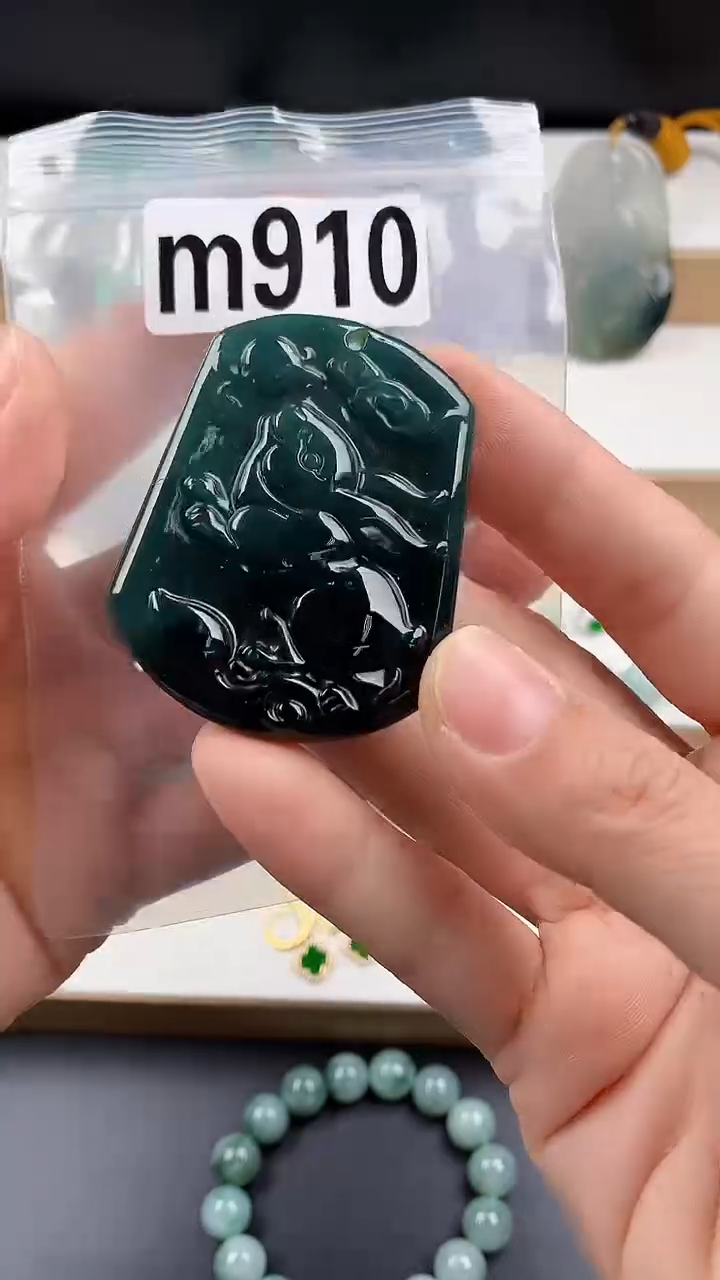 颈饰未镶嵌翡翠天然翡翠吊坠挂件