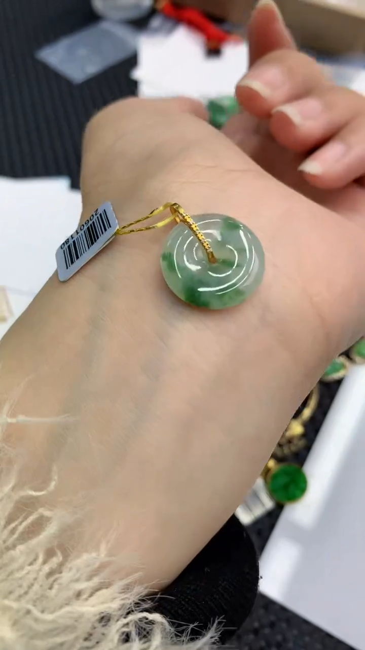 【闪购商品】翡翠颈饰18K金镶嵌            8