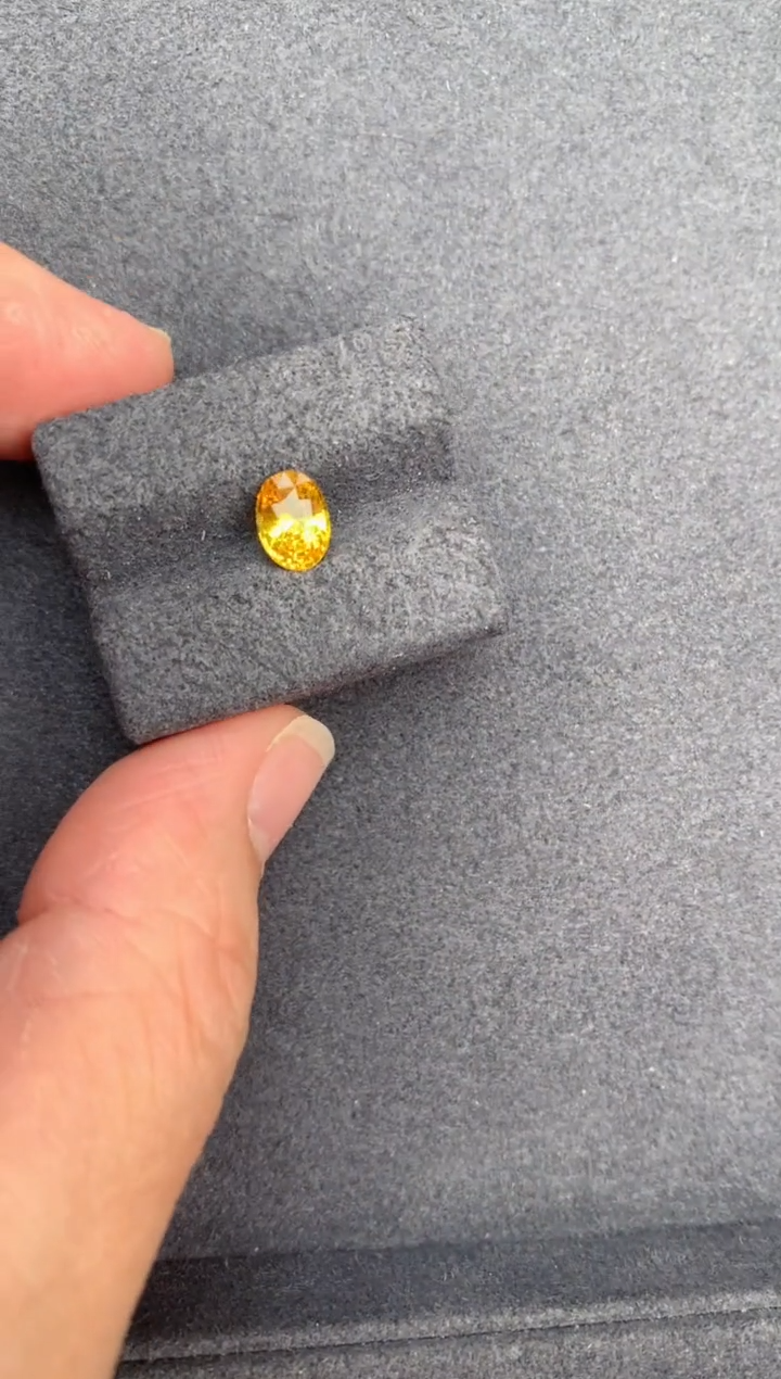 【闪购商品】彩色蓝宝石裸石未镶嵌1ct黄蓝宝