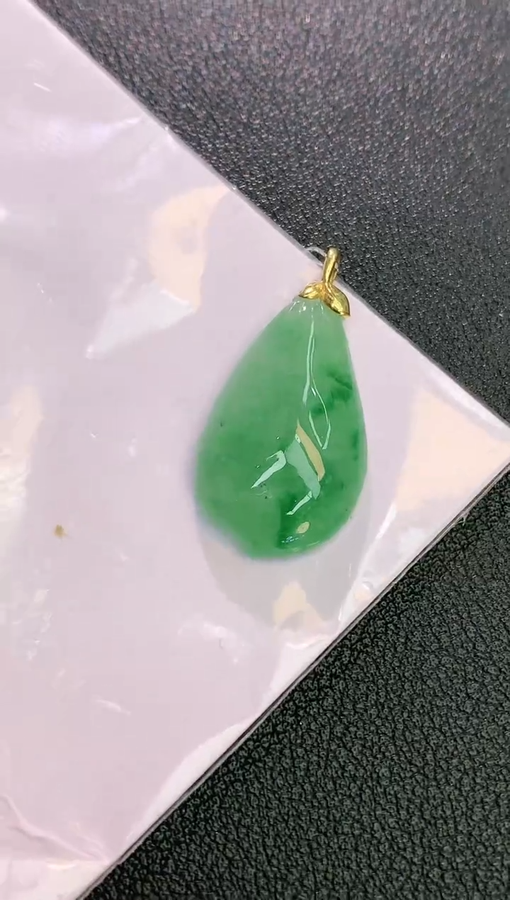 颈饰18K金镶嵌翡翠赠礼盒证书 珍珍