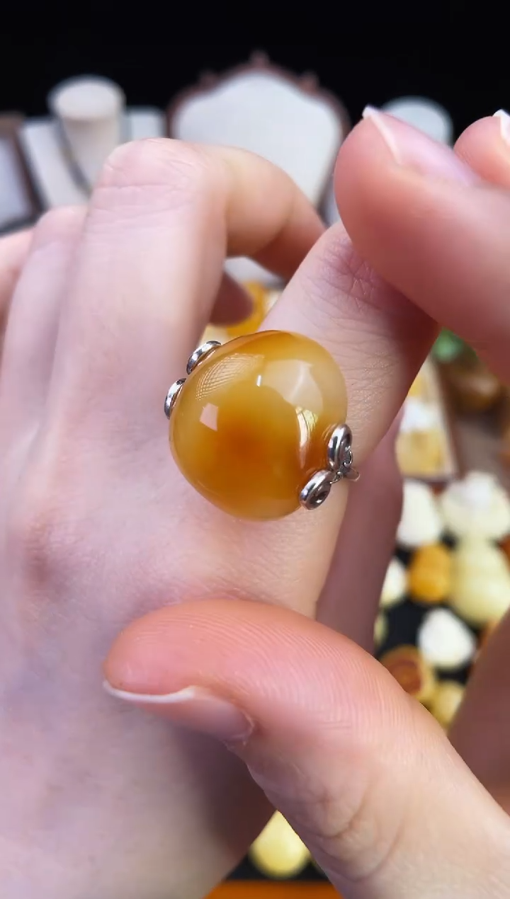 琥珀未镶嵌珠宝奇石柒月
