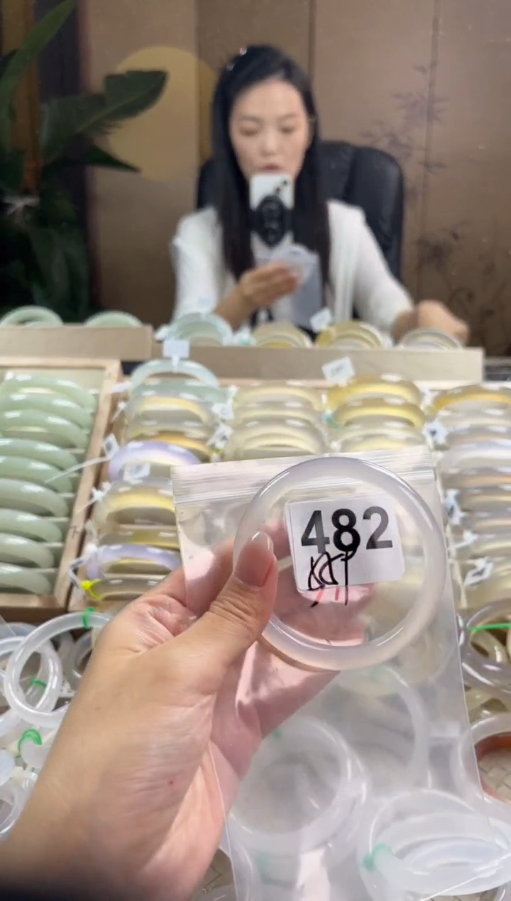 手镯玛瑙/玉髓未镶嵌482