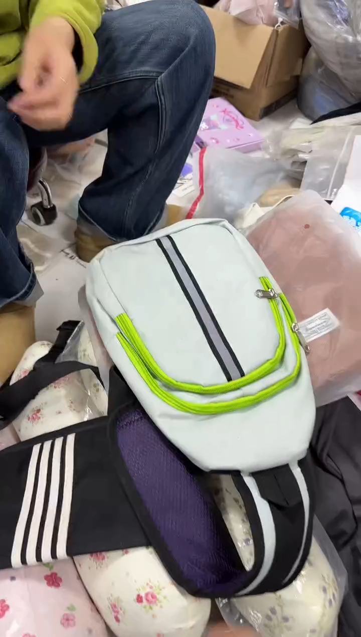 PVC点点小红心 没关注的关注一下主播