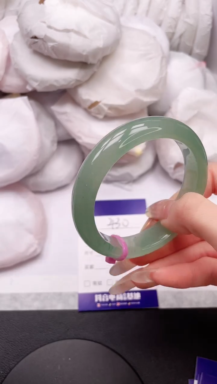 【闪购商品】石英质玉手镯未镶嵌15K430-58