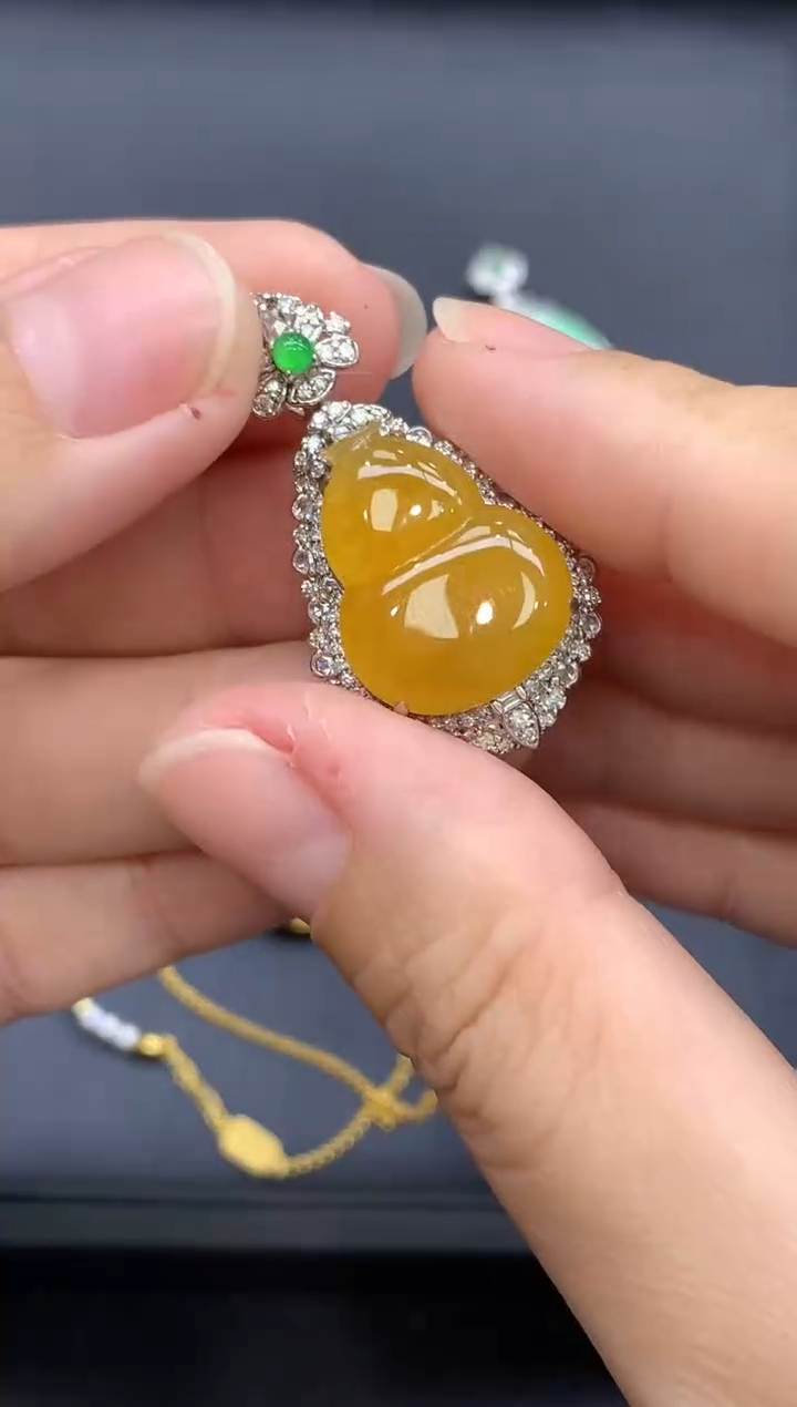 颈饰18K金镶嵌翡翠544-中国好珍宝