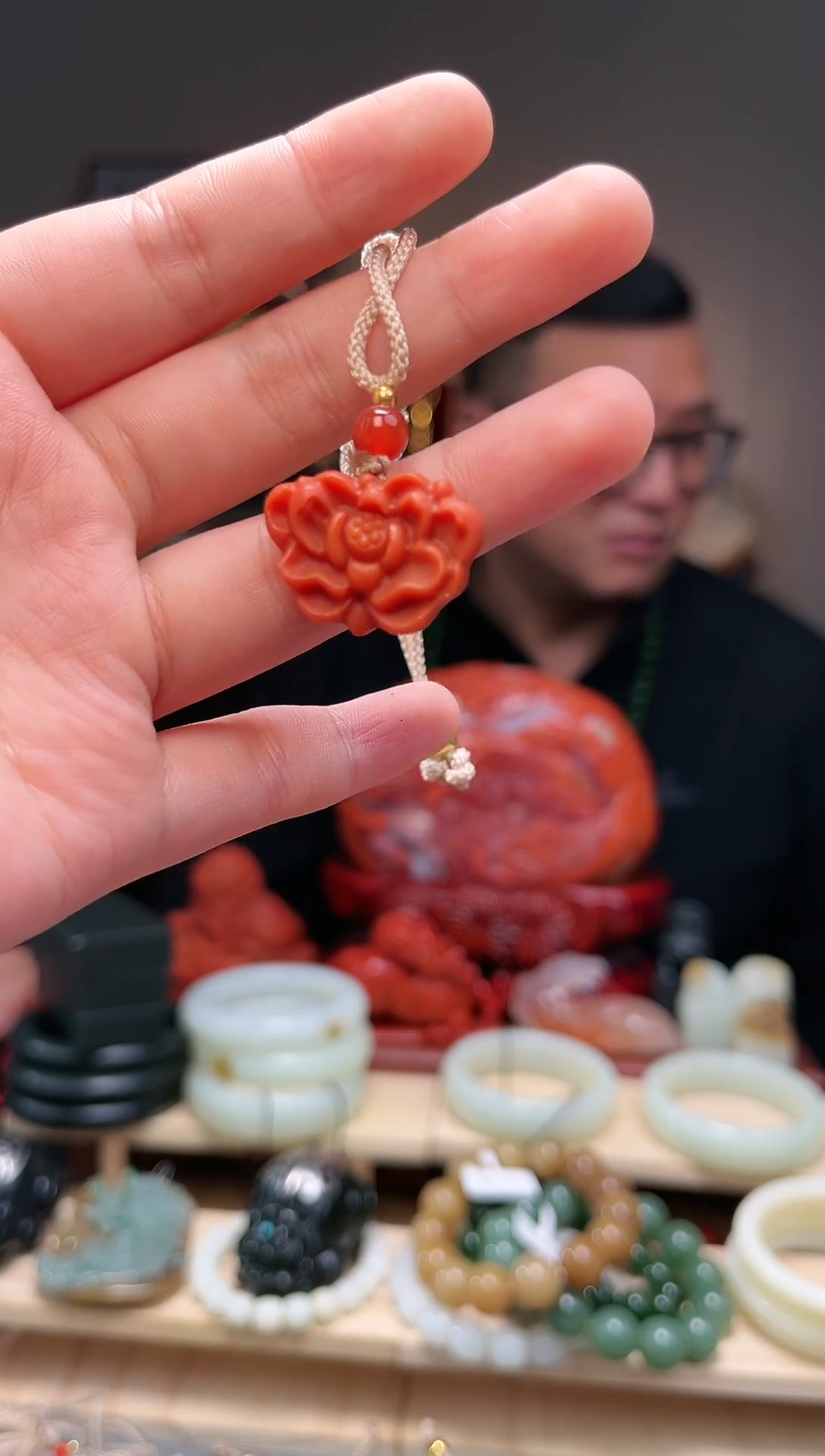 颈饰未镶嵌南红玛瑙吊坠