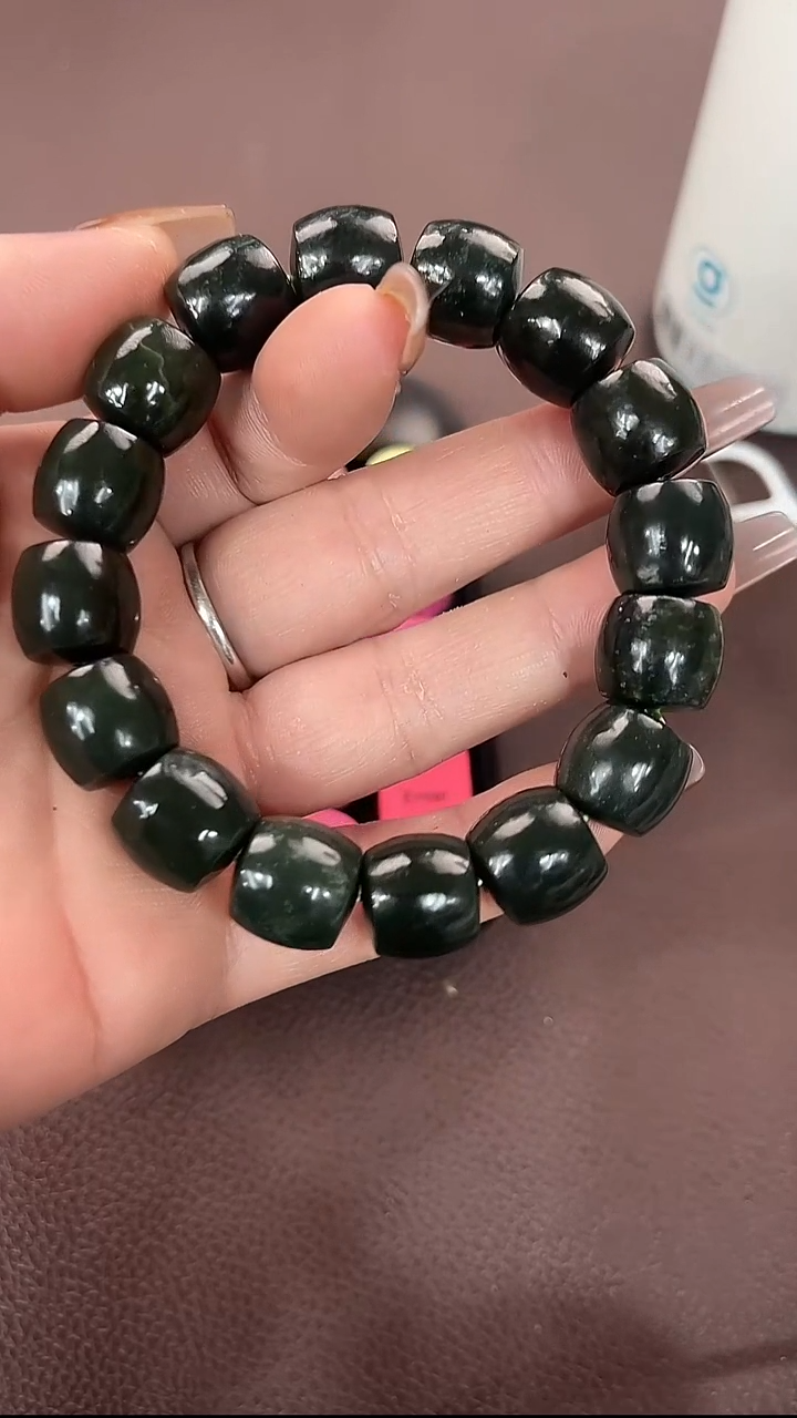 未镶嵌手链透闪石质玉手串
