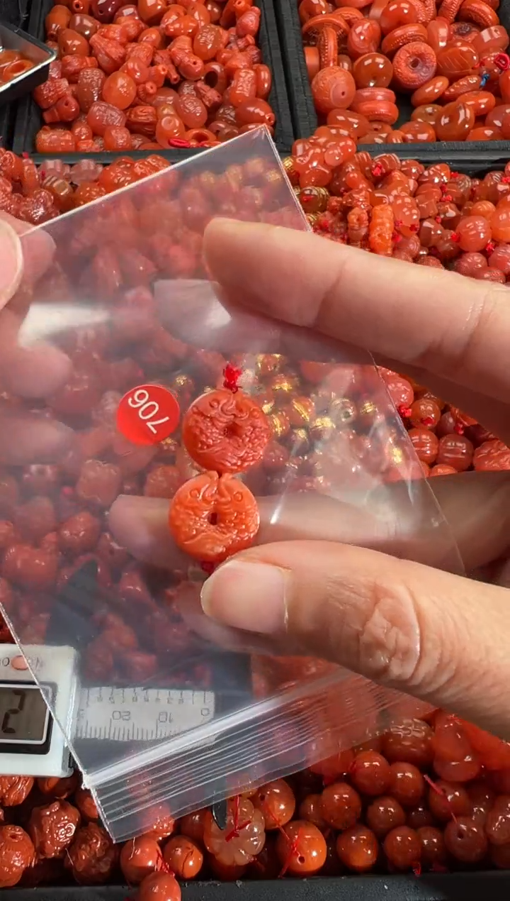 【闪购商品】南红玛瑙颈饰未镶嵌1