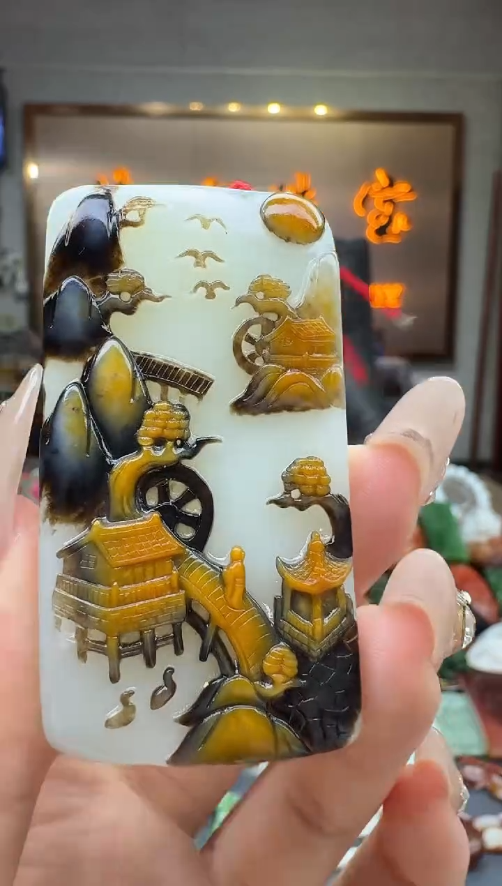 和田玉未镶嵌颈饰        