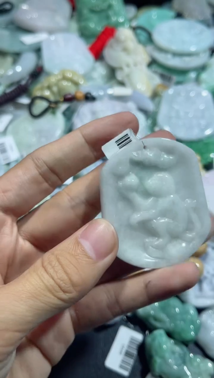 【闪购商品】翡翠颈饰未镶嵌00012816