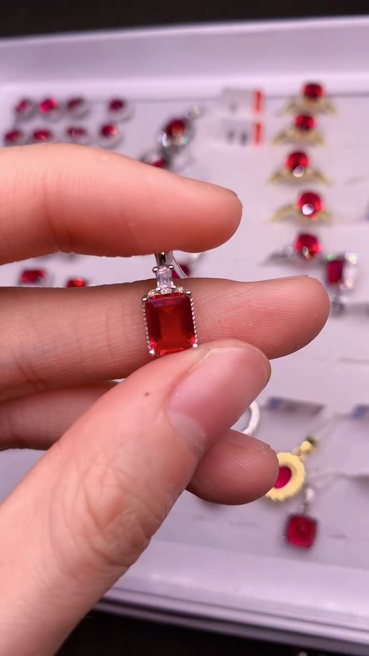 【闪购商品】红宝石颈饰银S925镶嵌.....