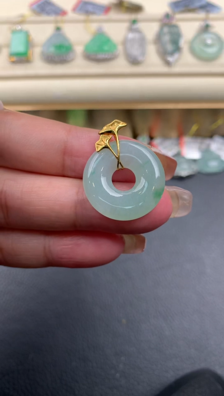 【闪购商品】翡翠颈饰18K金镶嵌Q29       