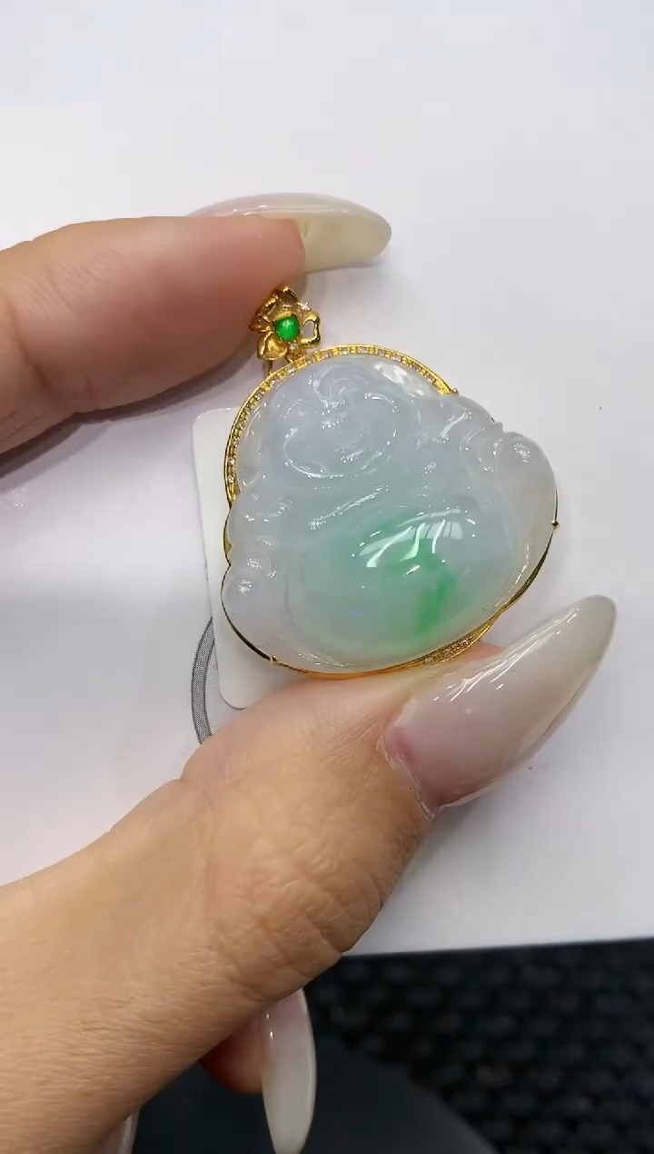颈饰18K金镶嵌翡翠111111111111