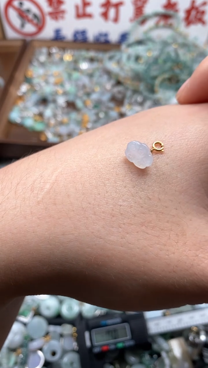 【闪购商品】翡翠颈饰未镶嵌哥哥