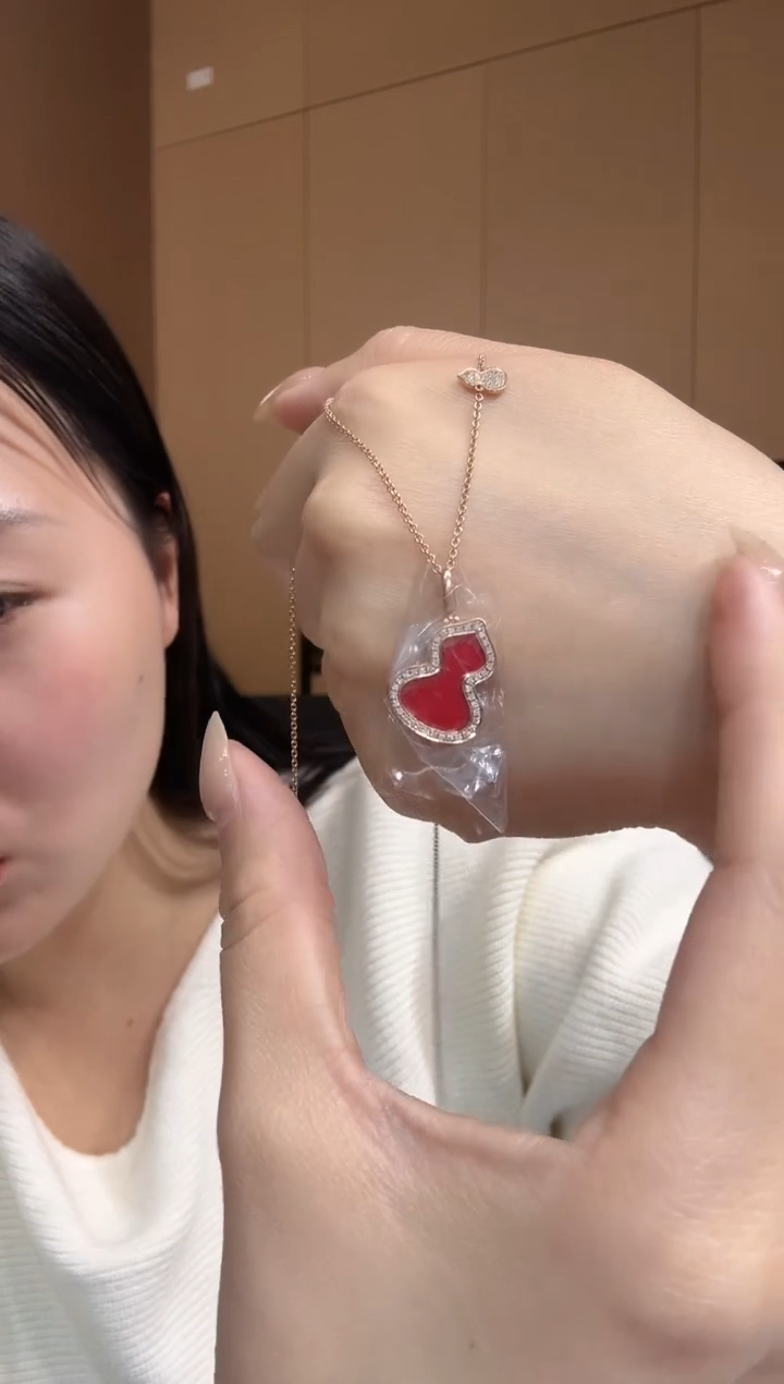 【闪购商品】钻石套链18K金镶嵌红葫芦套链GHJ