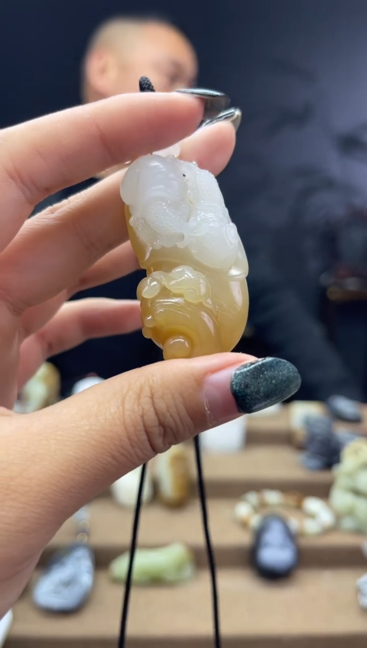 颈饰未镶嵌和田玉1