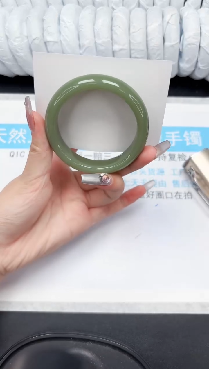 【闪购商品】石英质玉手镯未镶嵌354-56.2