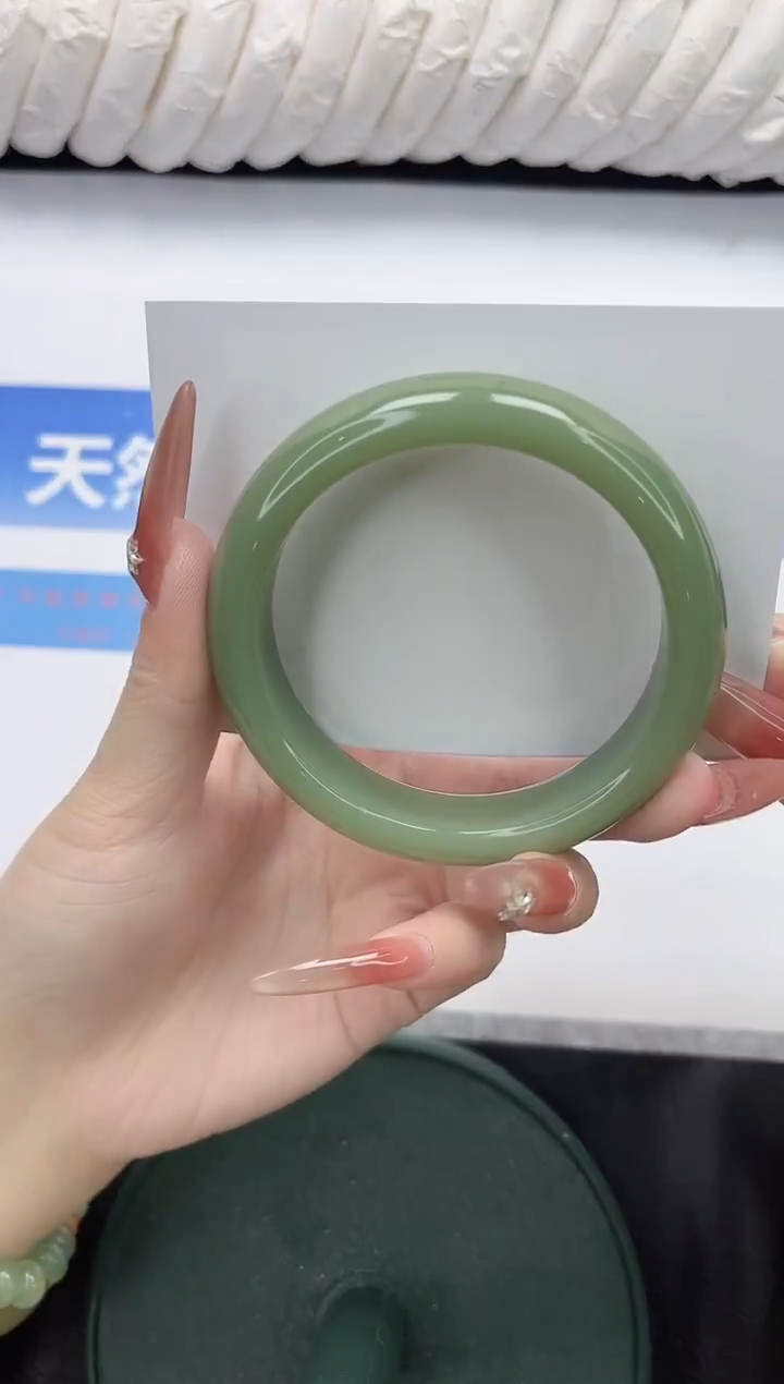 未镶嵌手镯石英质玉93-55.6