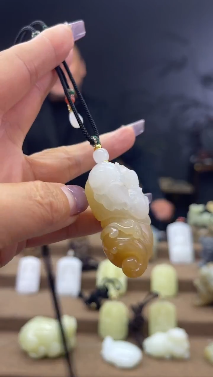 颈饰未镶嵌和田玉1