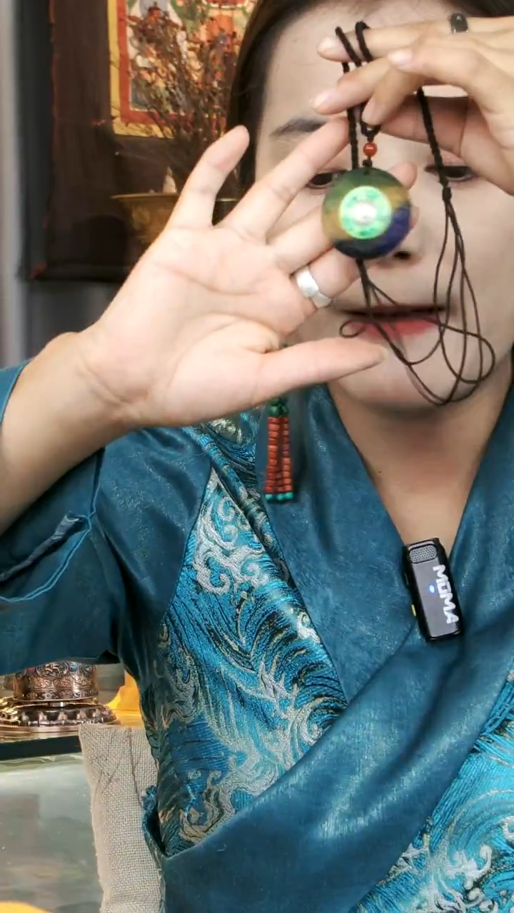 泥塑绿妈妈丸吊坠