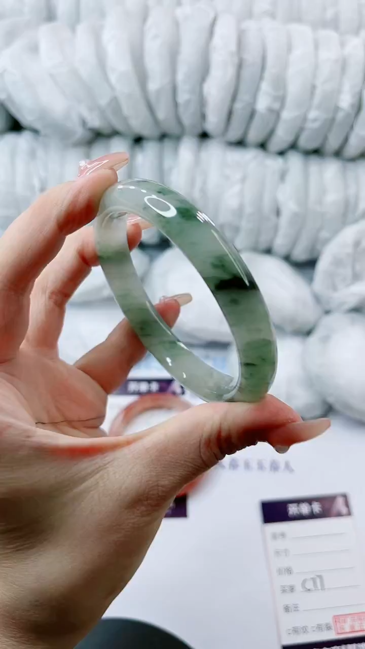 【闪购商品】石英质玉手镯未镶嵌多样性发货C77