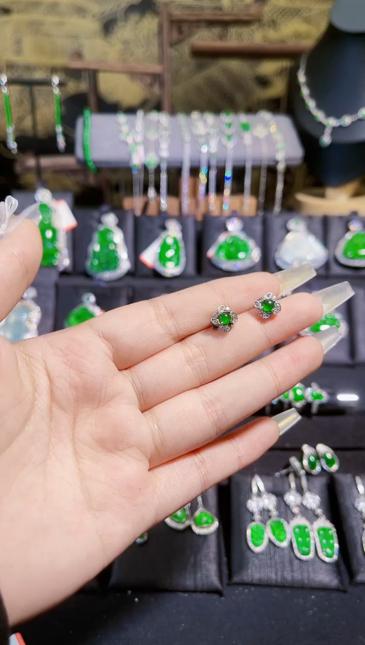 【闪购商品】翡翠耳饰银S925镶嵌耳钉