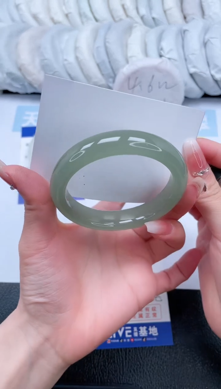 【闪购商品】石英质玉手镯未镶嵌T57-56.5